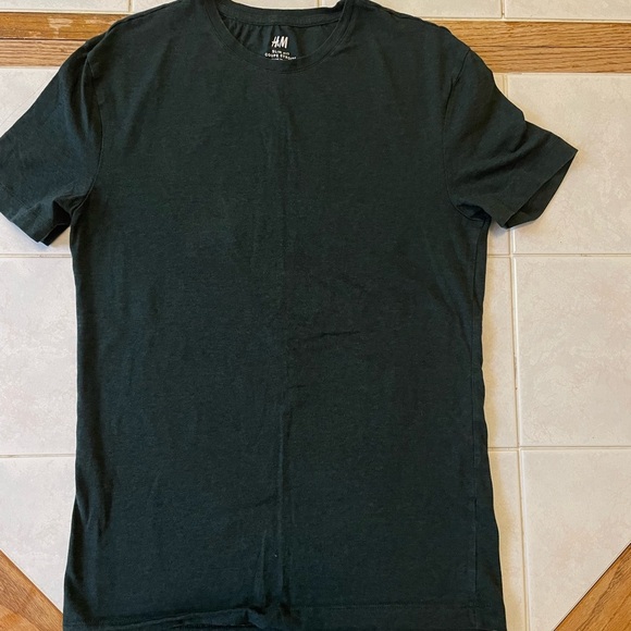 H&M Dark Green Slim Fit T-Shirt‎ - Picture 1 of 5